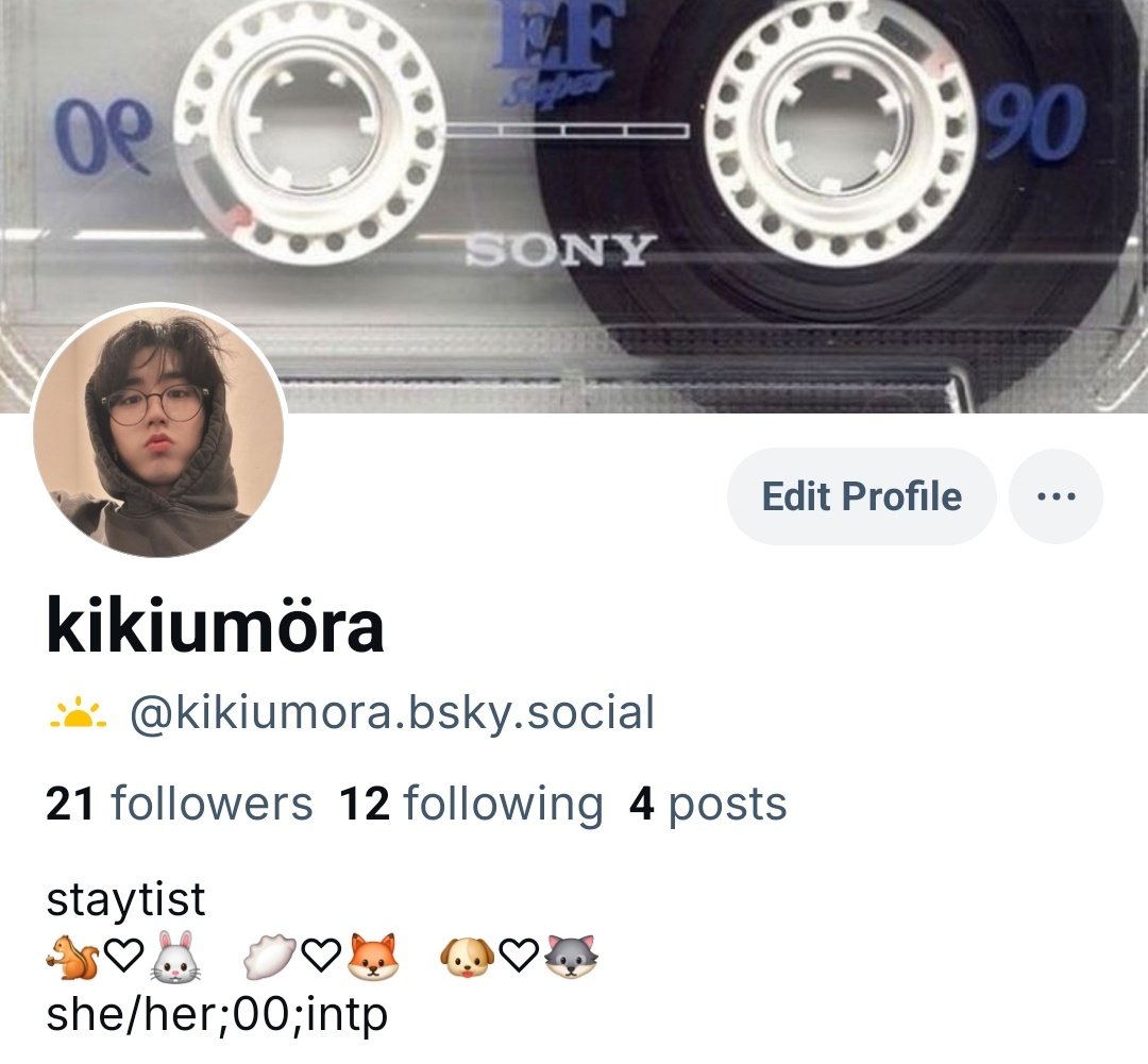 kikiumöra 🎸 tweet media