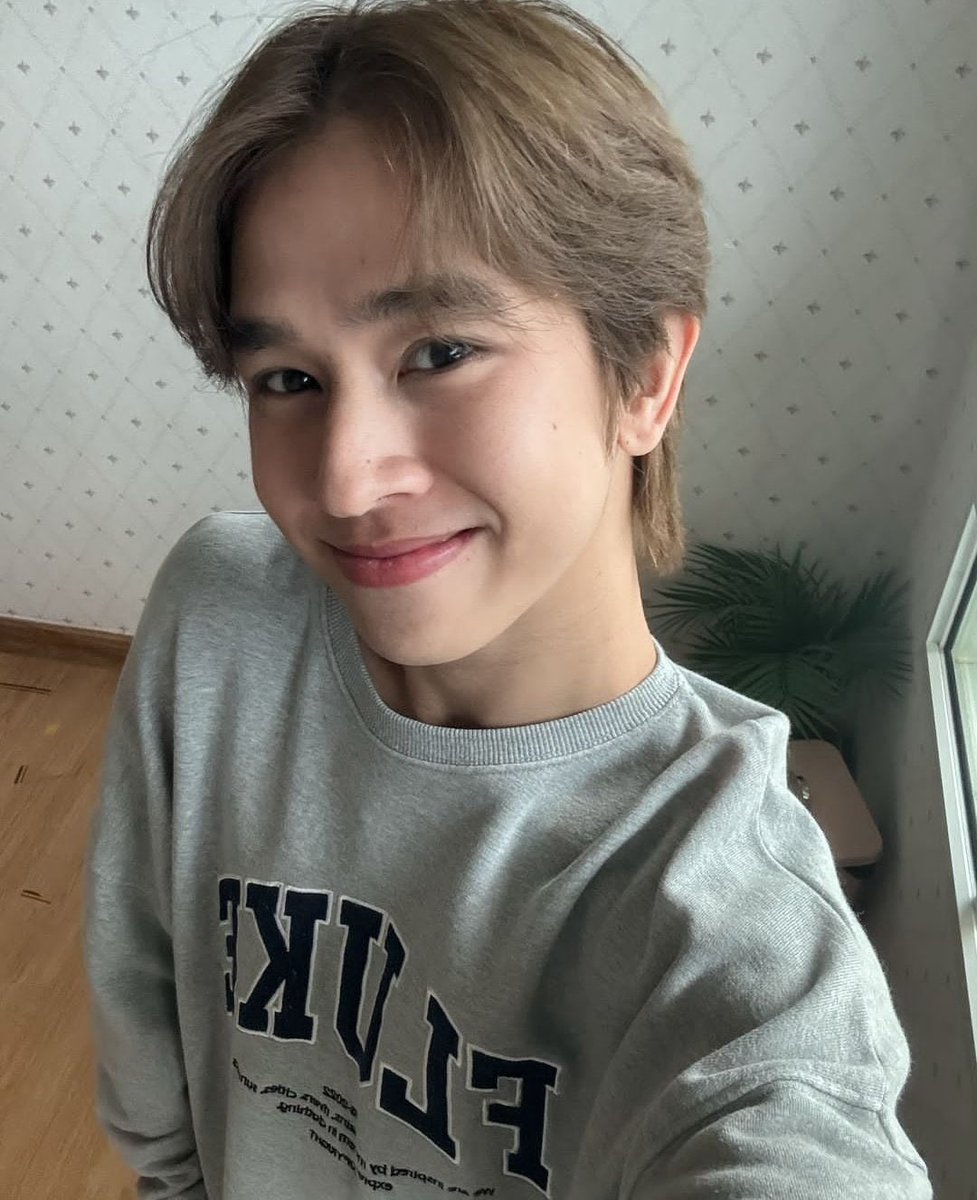 mewmymiracle's tweet photo. หน้าสดมากกก แต่น่ารักสุดๆ คิดถึงมากอยากหอมหัวไอ้เด่ก 🥹🧅✨

#เจ้าแก้มก้อน #fluke_natouch https://t.co/lsAkYJn9tb