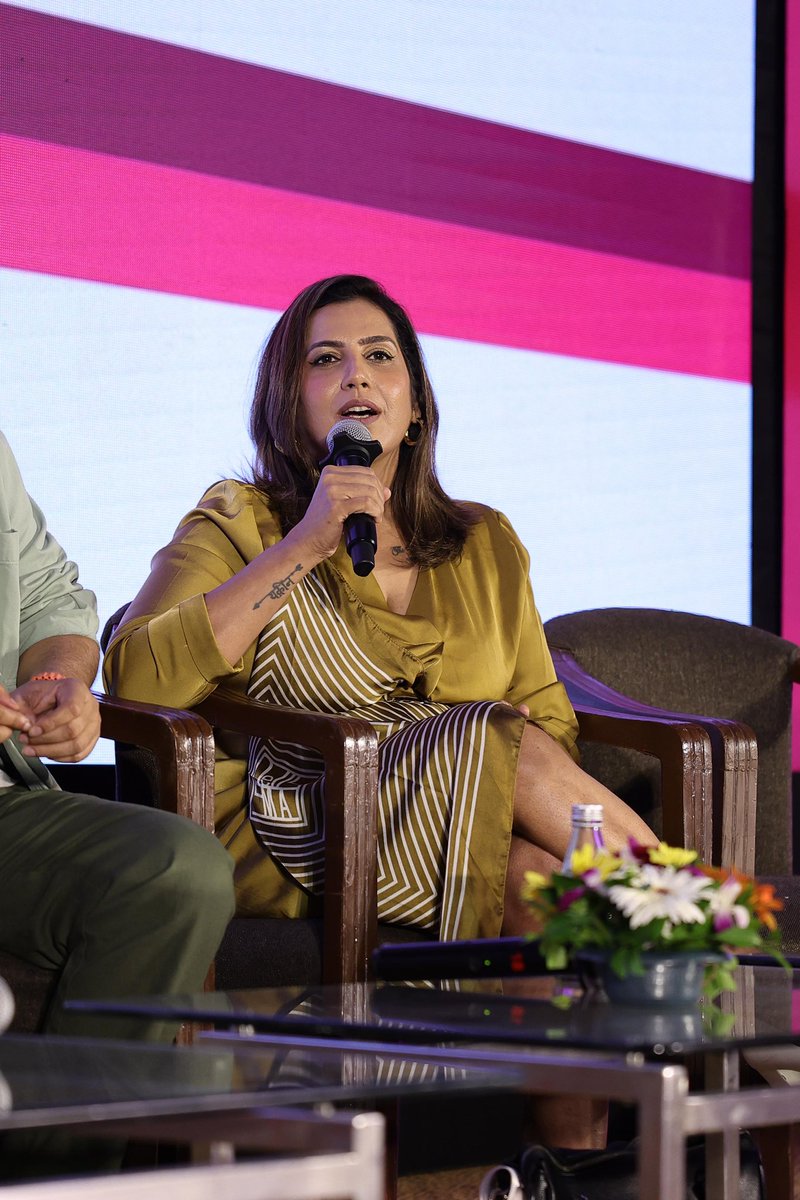 LakshmiRIyer's tweet photo. CONTX 2024 ~ some more pictures from yesterday’s panel discussion on the topic - “Storytelling in the Age of Short Attention Spans.”

#CONTX2024 #StorytellingRedefined #LeadTheRevolution #DigitalStorytelling #ContentCreatorsUnite #BroadcastIndia #IBAPresents #futureofcontent https://t.co/ta9rvYeeIE