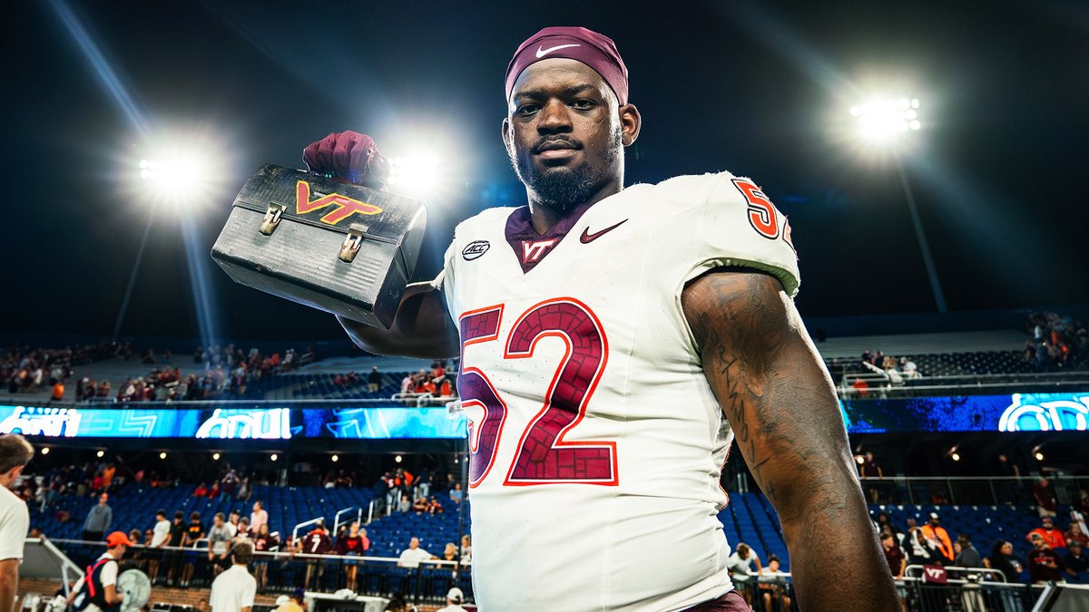 NCAAF Nation (@ncaafnation247) on Twitter photo Virginia Tech RB Bhayshul Tuten & DE Antwaun Powell-Ryland with legendary performances last night.
Tuten
• 266 Rushing yards 3 TDs
• 14.8 yards per carry 
• 1 Rec 20 yards 1 TD
Powell-Ryland
• 7 Tackles (7 Solo)
• 4 Tackles for Loss 
• 4 Sacks
• 1 Fumble Recovery
🔥🔥🔥 Virginia Tech RB Bhayshul Tuten & DE Antwaun Powell-Ryland with legendary performances last night.
Tuten
• 266 Rushing yards 3 TDs
• 14.8 yards per carry 
• 1 Rec 20 yards 1 TD
Powell-Ryland
• 7 Tackles (7 Solo)
• 4 Tackles for Loss 
• 4 Sacks
• 1 Fumble Recovery
🔥🔥🔥