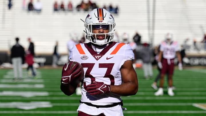 NCAAFNation247's tweet image. Virginia Tech RB Bhayshul Tuten &amp;amp; DE Antwaun Powell-Ryland with legendary performances last night.

Tuten
• 266 Rushing yards 3 TDs
• 14.8 yards per carry 
• 1 Rec 20 yards 1 TD

Powell-Ryland
• 7 Tackles (7 Solo)
• 4 Tackles for Loss 
• 4 Sacks
• 1 Fumble Recovery

🔥🔥🔥