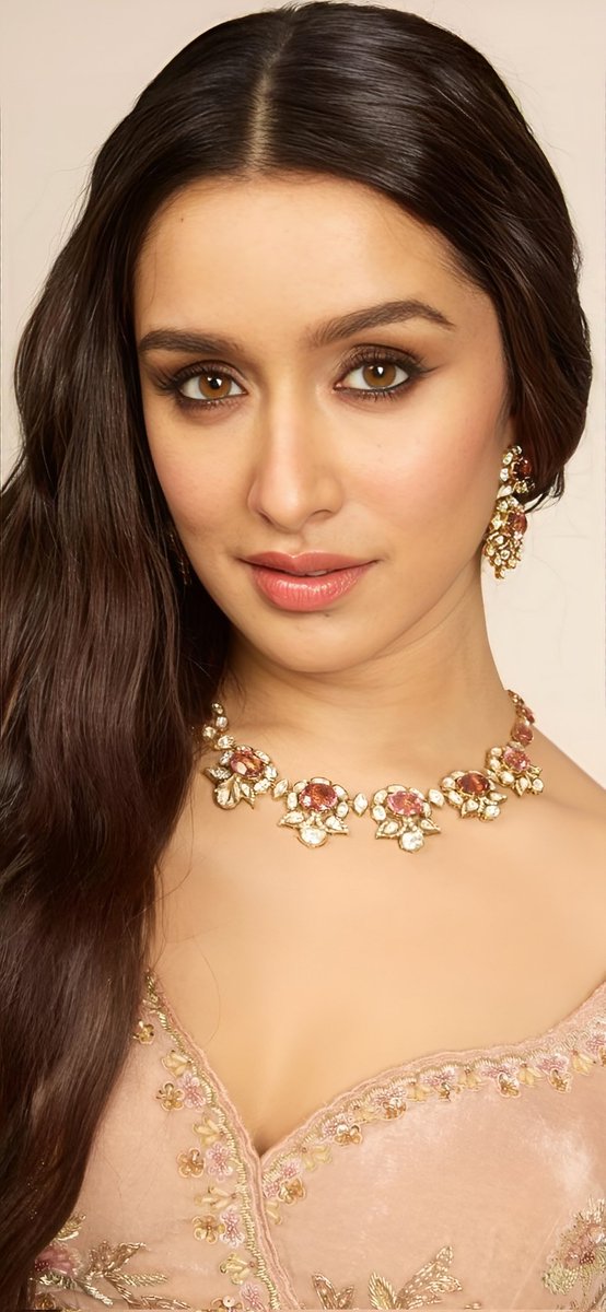 Actress_Club's tweet photo. 🎯 #ShraddhaKapoorThread 

#bollywood #actress #ShraddhaKapoor  new photos @ShraddhaKapoor https://t.co/302xf3qaNY