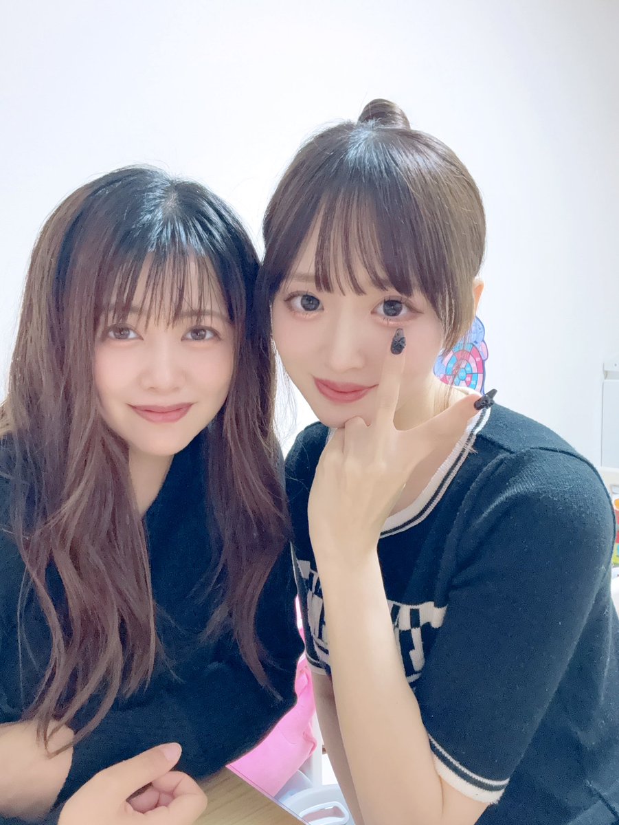 yuho_maeda's tweet photo. 💜🩷

グループ解散してから
ほぼ家族！！
ままになっても
相変わらずかわいい😡💯💜

舞ねぇみたいな
パフォーマンスしたいのに
一生追いつけない😂笑笑笑笑

本当私は昔から
顔が可愛いことしか
取り柄なくて困る(あせあせ)😜💦

#ユイガドクソン
#ユイドク https://t.co/w4jNi4e3HQ