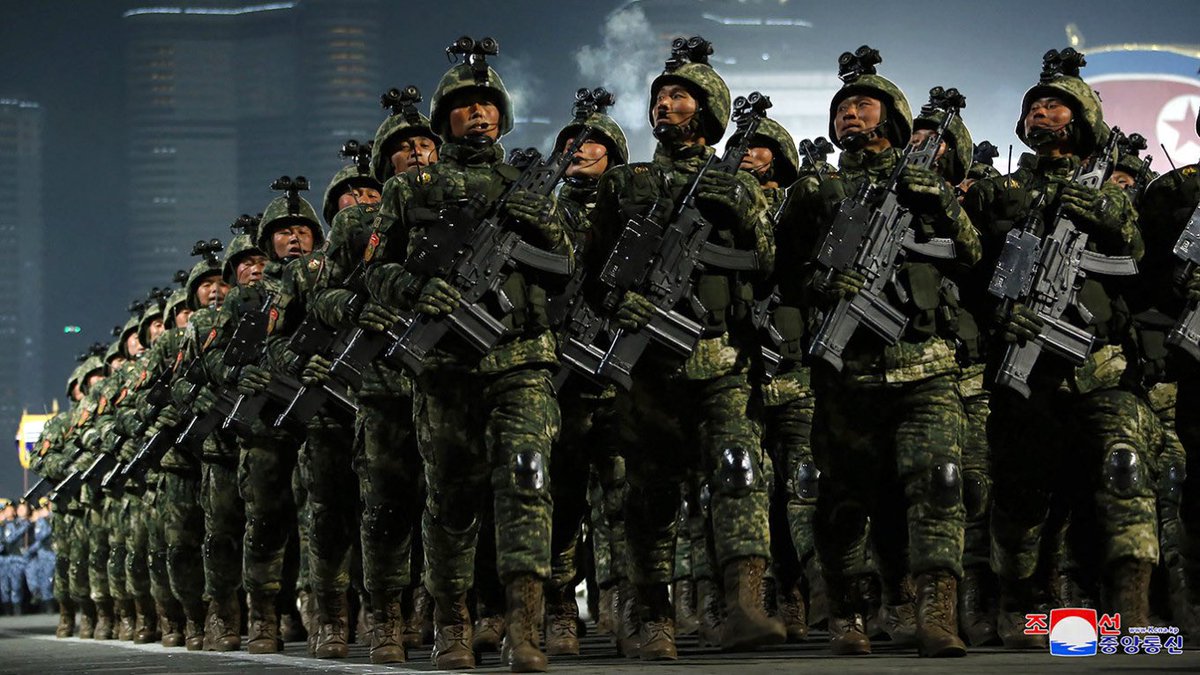 Maks_NAFO_FELLA's tweet photo. 🇰🇵🇰🇷 South Korean spy agency said North Korea was participating in the war in Ukraine and had decided to send 12,000 troops, including a special forces unit, - Yonhap https://t.co/NHFt5vW962