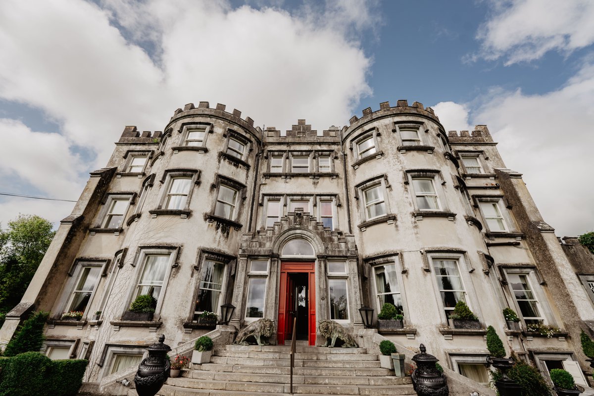 Good morning from Ballyseede Castle 🤩

📸 Black Diamond

#BallyseedeCastle #Kerry #GoodMorning #VisitTralee #Weekend