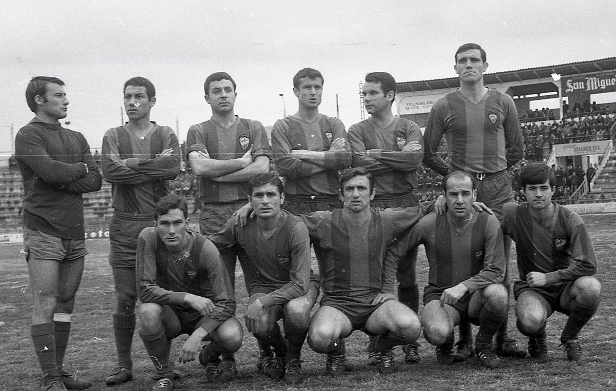 El 18/02/1968 en 2ª división, <a href="/CDCastellon/">CD Castellón</a> <a href="/LevanteUD/">Levante UD</a> (1-0) con gol de Búa. Fotos de los equipos gracias a J.B. Borrás. <a href="/LevanteUD/">Levante UD</a> <a href="/EmilioNadal/">Emilio Nadal</a> <a href="/FelipBens/">Felip Bens</a>