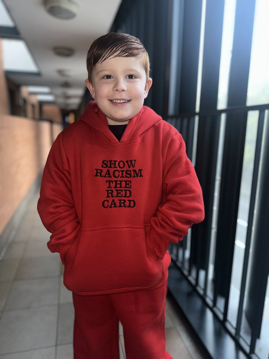 random_karma's tweet photo. @SRTRC_England  #Showracismtheredcard  ❤️♥️ https://t.co/FHsyJAQLQy