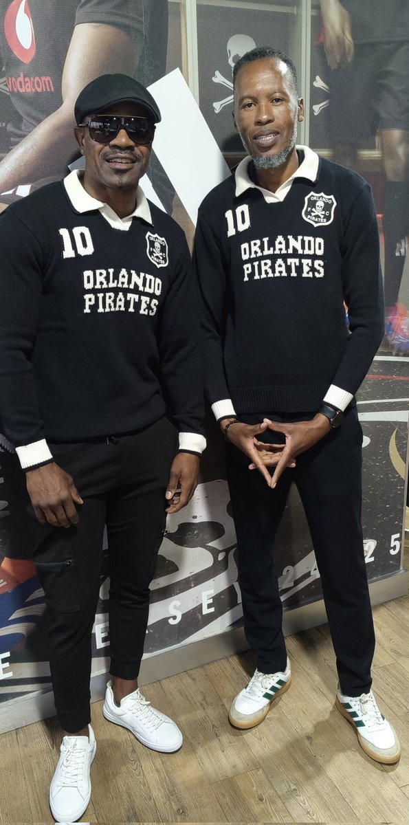 daddy_sk2's tweet photo. #OnceAlways Legendary @orlandopirates https://t.co/xSyDDzpj2a