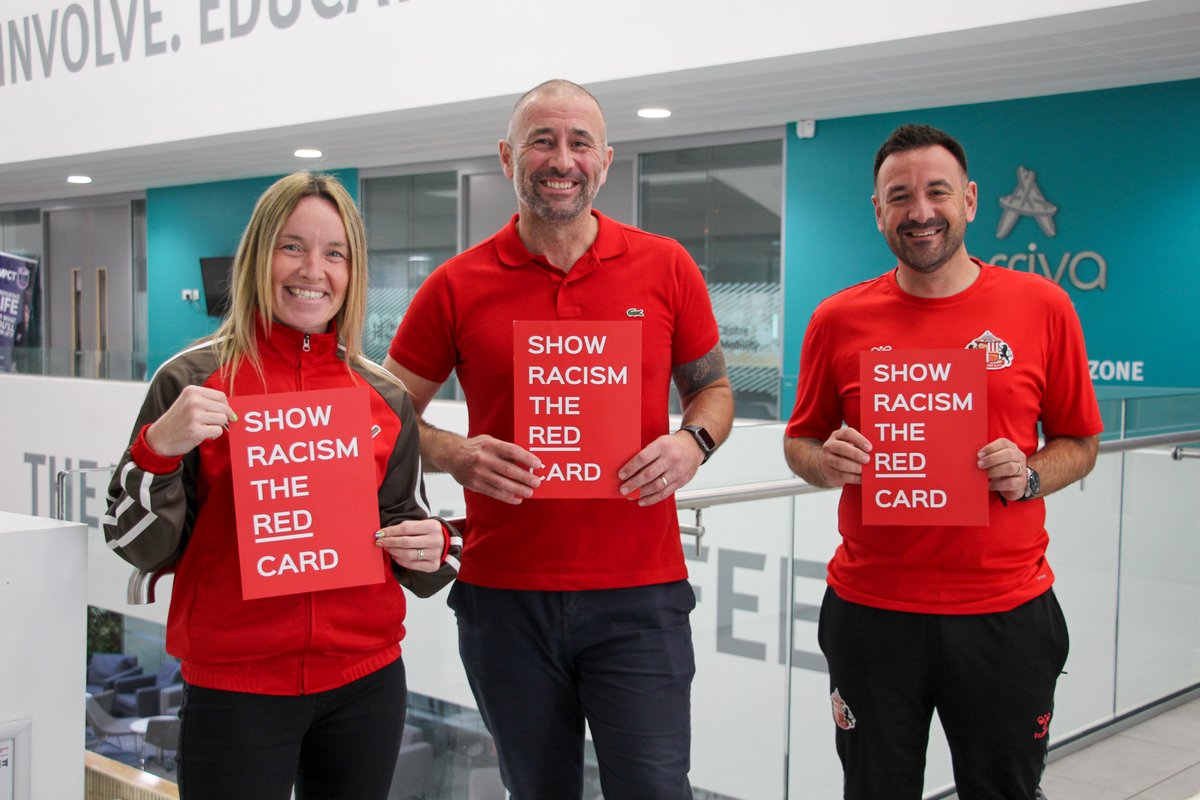 SAFCFoL's tweet photo. 𝑾𝒆𝒂𝒓 𝑾𝒆𝒂𝒓𝒊𝒏𝒈 𝑹𝒆𝒅 🟥👕

Today we're joining @SRTRC_England's Wear Red Day  at the @BeaconofLight 📸

Marking the day's 10th anniversary, we're encouraging everyone to wear red to help tackle racism in football and society 🛑

#WRD2024 | #ShowRacismTheRedCard