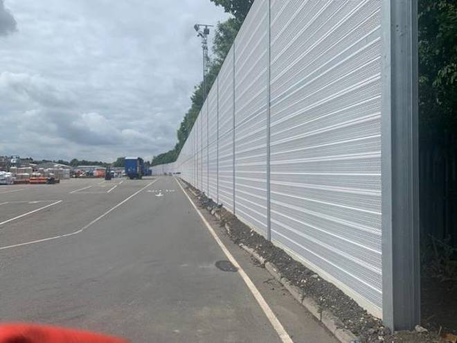ExternalWorks's tweet image. POLYSoundBlok #NoiseBarrier from @GrammBarriers installed at industrial manufacturer's site ow.ly/Zpyh50Tr386 #AcousticSolutions #NoiseControl #IndustrialSoundproofing #NoiseReduction #FactoryNoise