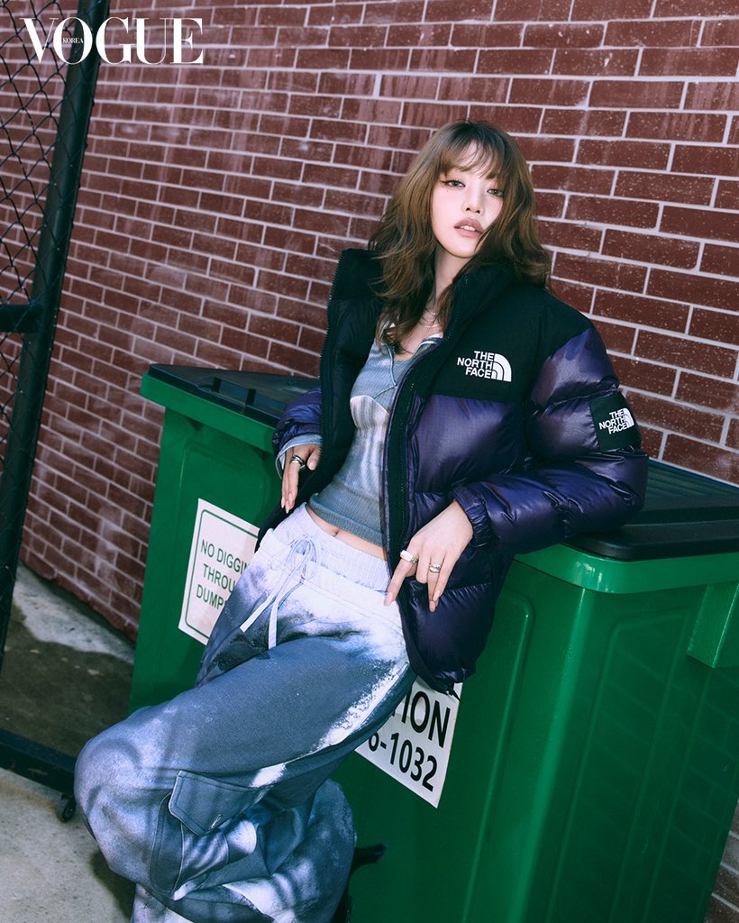 official_i_dle's tweet photo. #MINNIE x #THENORTHFACE
@VogueKorea

#여자아이들 #GIDLE
#민니
#Vogue https://t.co/wyXAJlXXZN