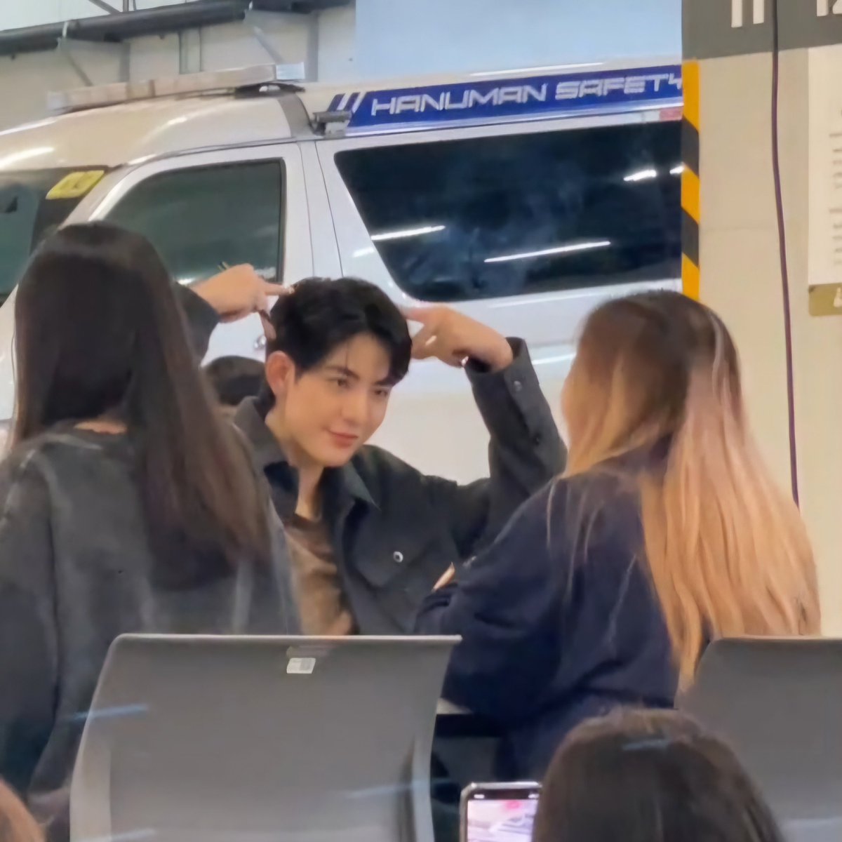 twenty-six tweet media