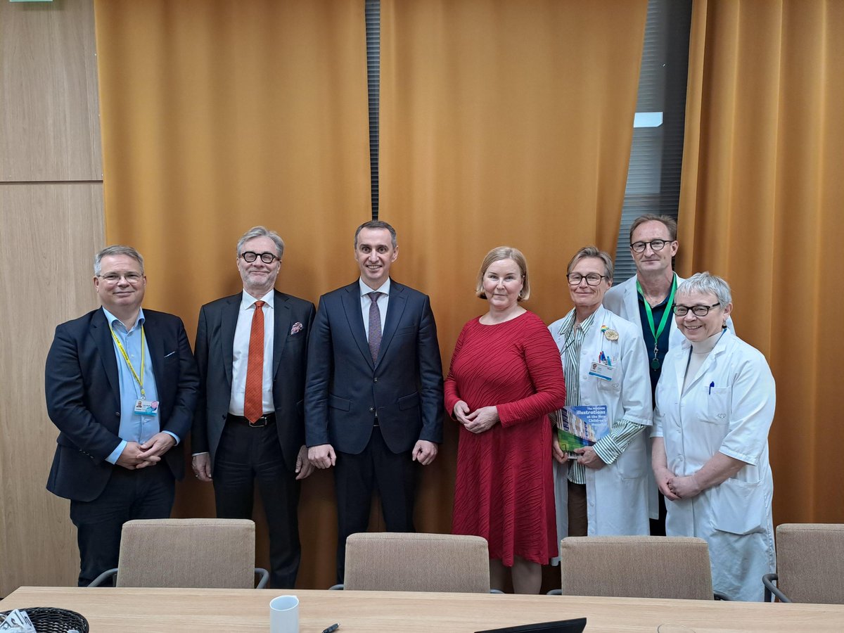 STM_Uutiset's tweet photo. 🇫🇮🤝🇺🇦 Ukraine's Minister of Health, Viktor Liashko, is visiting Finland. First, the New Children's Hospital with Minister of Social Affairs and Health Kaisa Juuso.Later, the ministers will sign a health sector cooperation agreement
@ViktorLiashko @MoH_Ukraine @KaisaJuuso @HUS_fi https://t.co/jA0bMqQYd8
