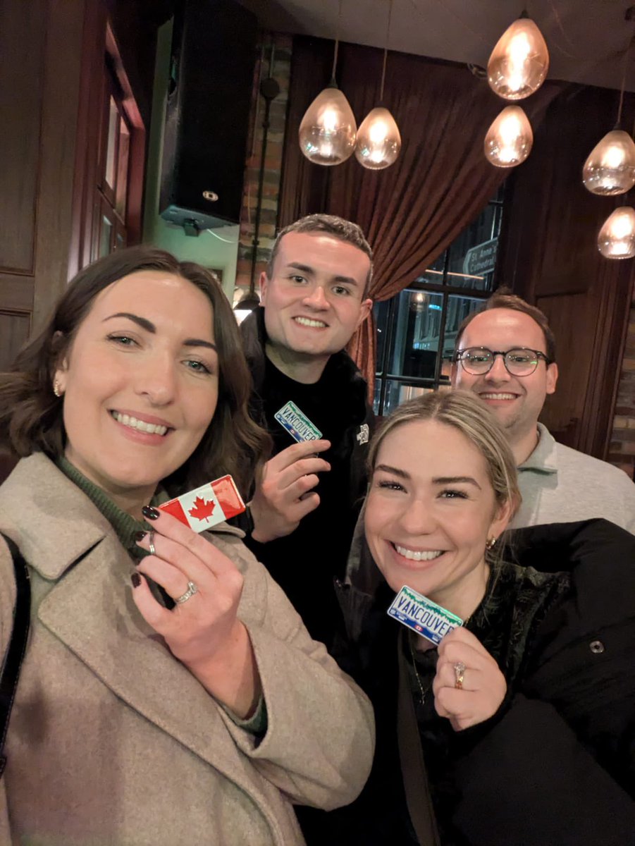 niall_popo's tweet photo. Bands back together 🇨🇦 https://t.co/DoGOgDRJaz