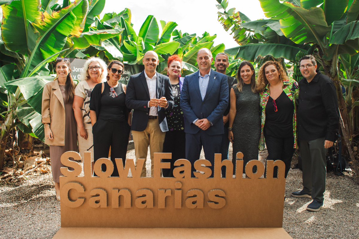 tenerifemoda's tweet photo. 🙌🏼 Continuamos trabajando, junto al Gobierno de Canarias, @proexca y Cabildos, para avanzar hacia una moda sostenible. Este jueves se han celebrado las Jornadas de Moda Consciente: artesanía, innovación y talento.
#ModaCanaria #Proexca #ModaSostenible #SlowFashion #TenerifeModa https://t.co/uwH1QNeGGz