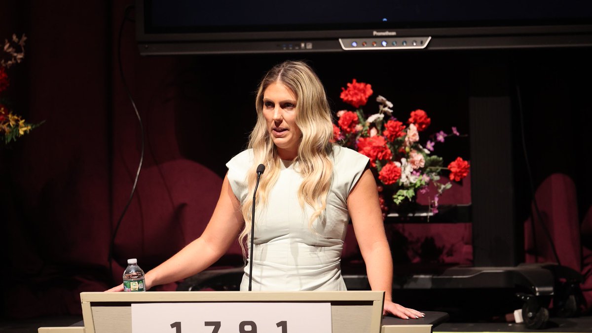 Congratulations to Ashley Zahn ‘09 on her induction into the Canandaigua Athletic Hall of Fame. Ashley scored 2,400 points in her high school career and was a four time AGR selection and Section V Champion. She played at St. Bonaventure University.
#CanandaiguaProud