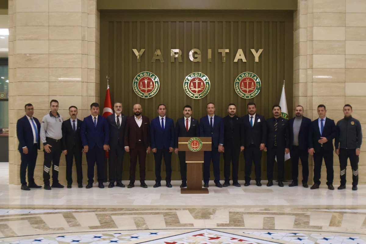T.C Yargıtay Başkanı Sn. Ömer Kerkez’i makamında ziyaret ettik.

Kamu çalışanları olarak beklentilerimizi ifade ettiğimiz bu görüşmede;

Yargıtay Başkanımız Sn. Ömer Kerkez’e ilgisi, nezaketi ve misafirperverliği için teşekkür ederim.