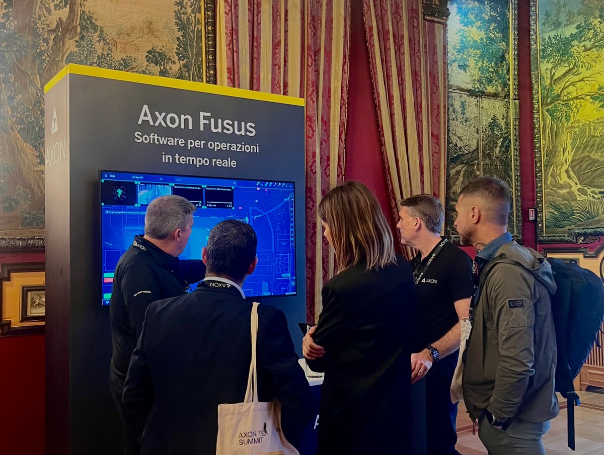 cominandpa's tweet photo. 📍Si è tenuto ieri a Roma il #TechSummit 2024 di @axon_ita, appuntamento dedicato alle nuove #tecnologie @axon_enterprise pensate per la tutela della #pubblicasicurezza, tra cui il software #DraftOne basato su #IA che automatizza la stesura di rapporti di polizia. https://t.co/iCbLrnIEqZ