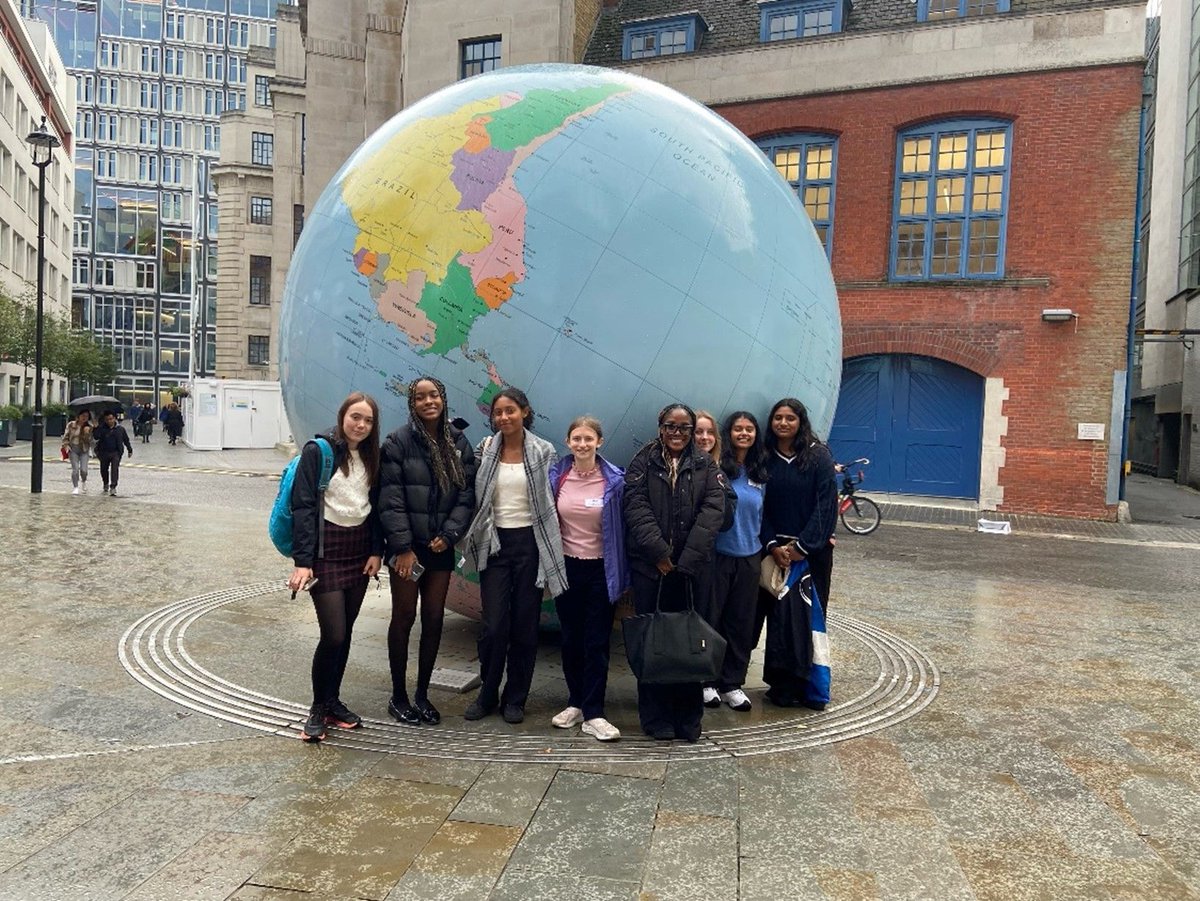 CroydonHigh's tweet photo. Eight Lower Sixth students attended the @GDST LEAD programme at the London School of Economics. This initiative aims to enhance students’ entrepreneurial abilities and foster connections with LSE mentors: https://t.co/mQXBVOFpCh
@LSEnews
#GDSTLEAD
#AspireWithoutLimits https://t.co/9Qbs4jmBjx