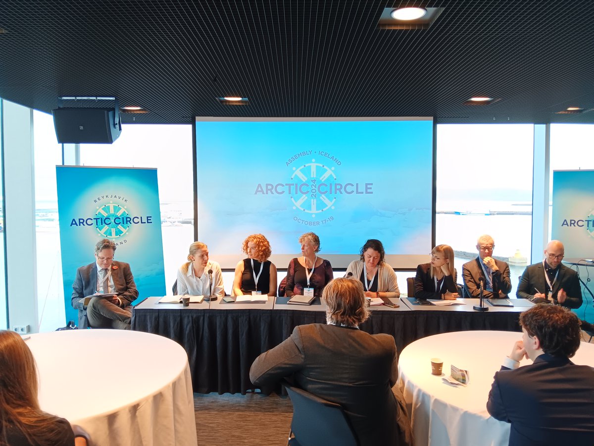 UiT Norges arktiske universitet (@uitnorgesarktis) on Twitter photo Today researchers from <a href="/uitnorgesarktis/">UiT Norges arktiske universitet</a> shared their perspectives at <a href="/_Arctic_Circle/">Arctic Circle</a> on why research on #security and #governance in the #Arctic is an important contribution to The international polar year <a href="/gosiasmieszek/">Dr. Gosia Smieszek</a> <a href="/berichi/">Berit Kristoffersen</a> @ghoogj #ArcticCircle2024 <a href="/arctic_five/">The Arctic Six</a> Today researchers from <a href="/uitnorgesarktis/">UiT Norges arktiske universitet</a> shared their perspectives at <a href="/_Arctic_Circle/">Arctic Circle</a> on why research on #security and #governance in the #Arctic is an important contribution to The international polar year <a href="/gosiasmieszek/">Dr. Gosia Smieszek</a> <a href="/berichi/">Berit Kristoffersen</a> @ghoogj #ArcticCircle2024 <a href="/arctic_five/">The Arctic Six</a>