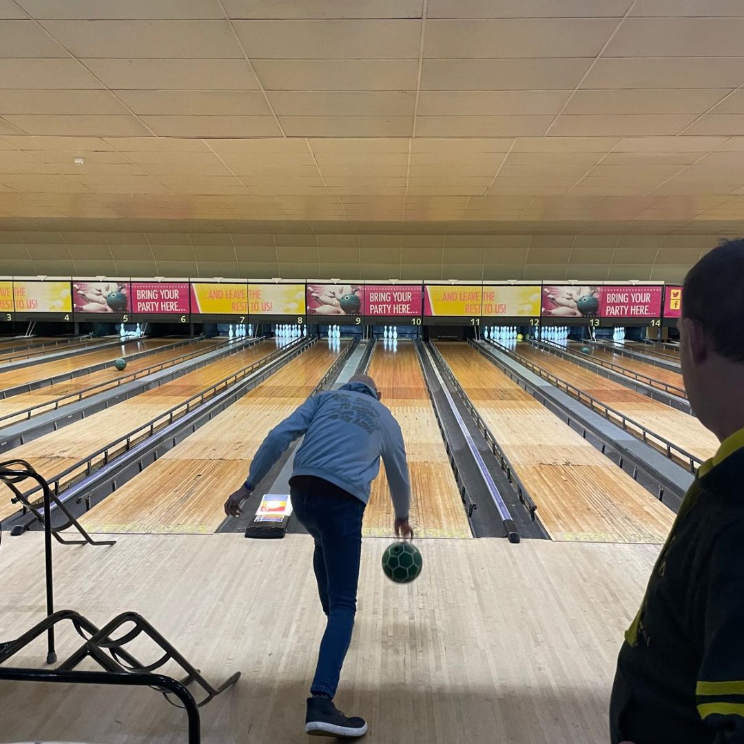 Natural_Breaks's tweet photo. Natural Breaks held their first inclusive night of bowling, last week 🎳 

Partial funds raised from our sponsored walk along the Golden Mile and our 'Take a Break' project made the night a reality ✨

Drop an email to learn how you can get involved with our events!

#ThisIsUs https://t.co/Z94zCl3t0y