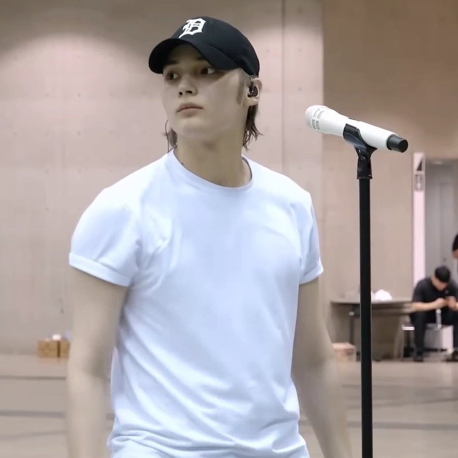 hueningkai in plain shirts: a thread cause im losing my sanity