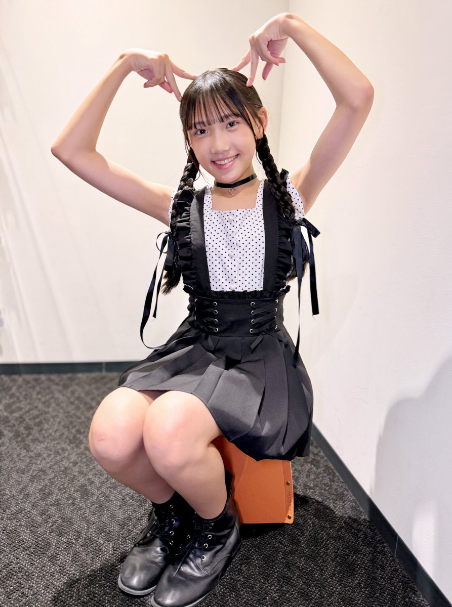 ダブルピース（ネコ耳？）まゆちゃんかわいいです！ 2024.10.13 東京