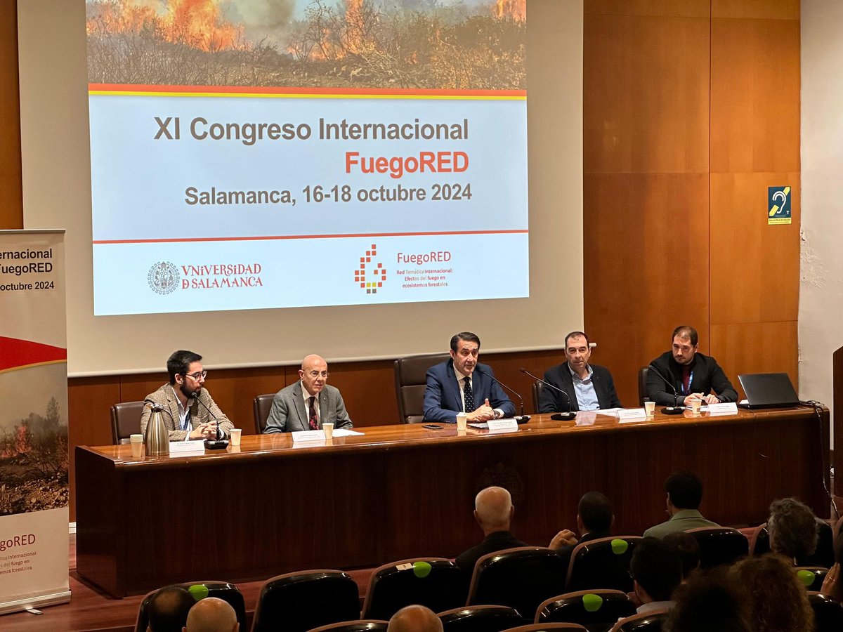 jcsquinones's tweet photo. Hemos inaugurado el XI Congreso Internacional FUEGORED, resaltando el papel crucial que desempeñan los ecosistemas forestales y la importancia de su restauración tras los incendios. https://t.co/Z6G1sonYVQ