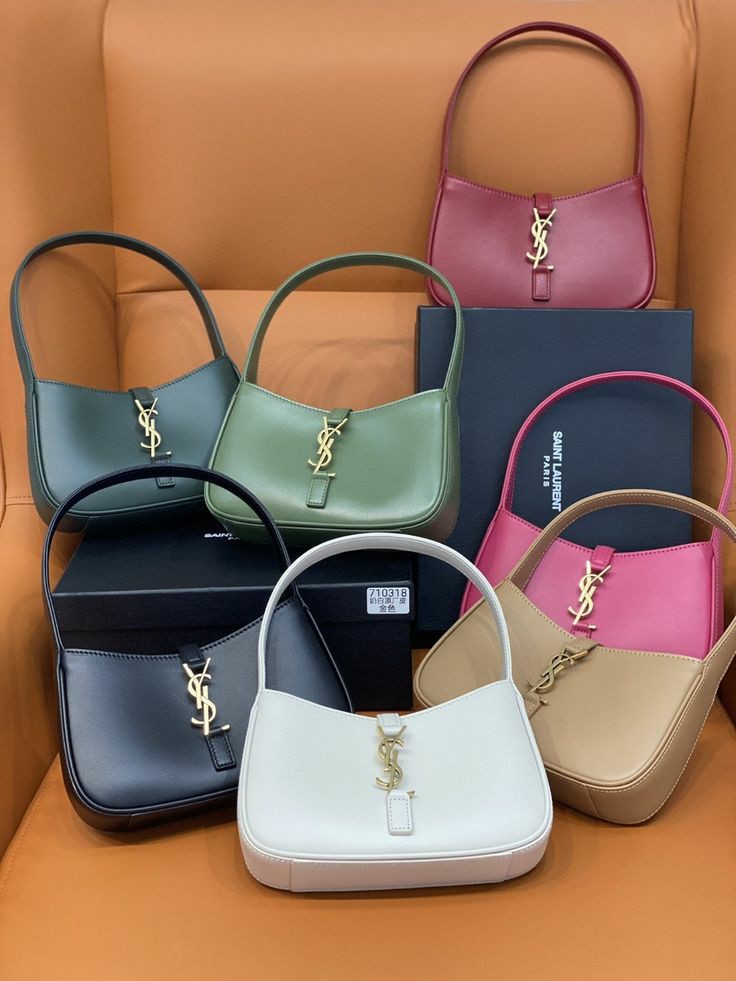 Outfit_Luxy's tweet photo. Ysl bag's https://t.co/JEu9X5l1C7