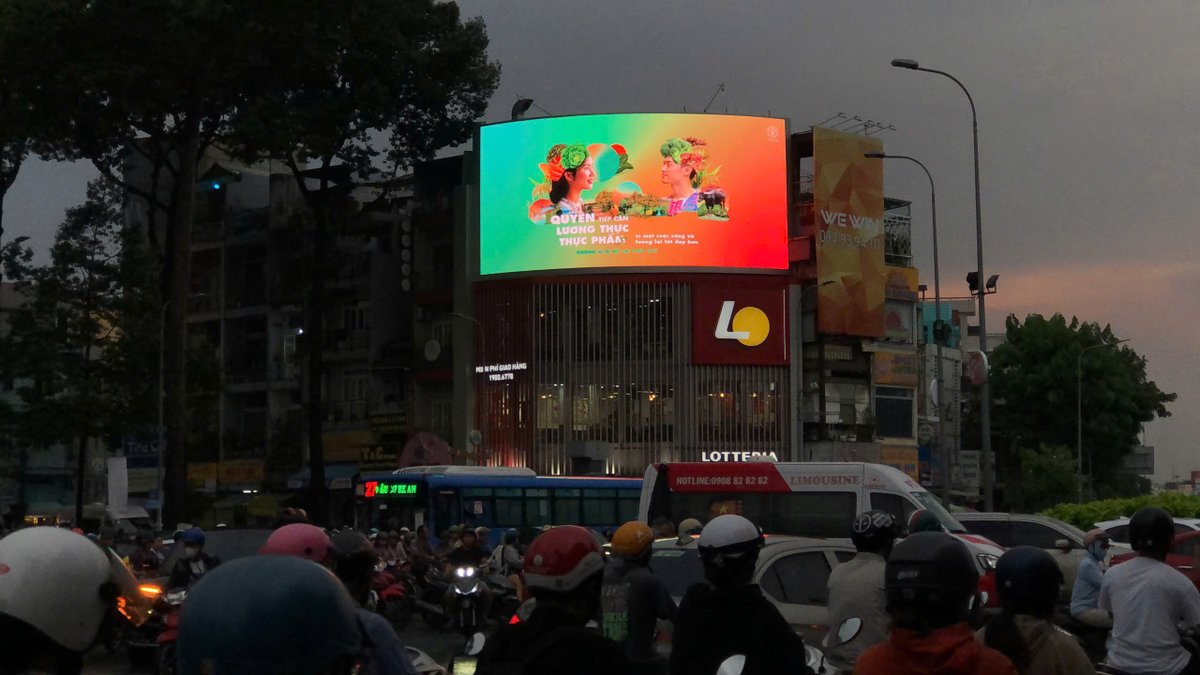 FAOVietNam's tweet photo. World Food Day is your day. If you're in Ha Noi, Da Nang, or Ho Chi Minh City, keep an eye out for the #WorldFoodDay image near airports, downtown, and in buildings! 🙌  Big thanks to Goldsun Media and Focus Media JSC for supporting #WorldFoodDay2024 in Viet Nam 🇻🇳! https://t.co/EqHsWIYDWl