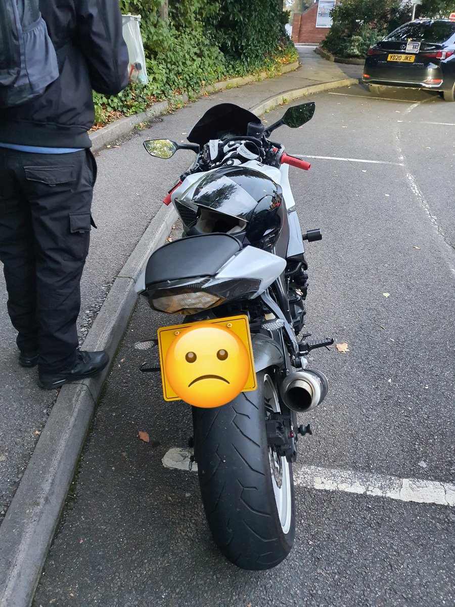 This motorbike rider overtook #VanguardRST in one of their unmarked police vehicle's well in excess of 50mph limit on the Farnham by pass. Vehicle stopped and rider issued a TOR for driving without due care and attention, and a section 59 warning.

#Fatal5 #RideToArrive