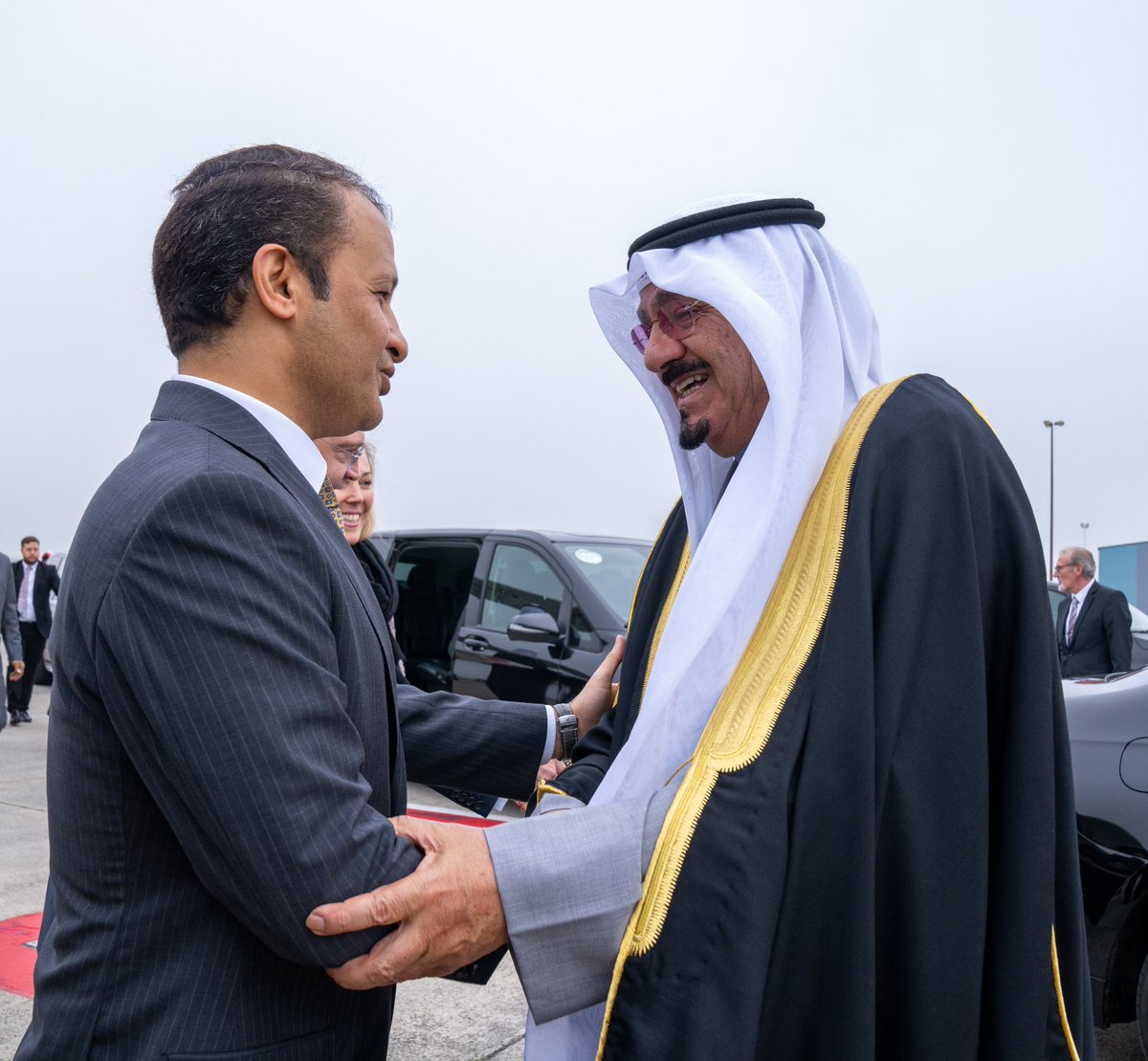 kuna_ar's tweet photo. ممثل حضرة صاحب السمو أمير البلاد الشيخ مشعل الأحمد الجابر الصباح سمو الشيخ أحمد عبدالله الأحمد الصباح رئيس مجلس الوزراء يغادر مملكة بلجيكا بعد ترؤسه وفد دولة الكويت المشارك في القمة المشتركة الأولى بين دول مجلس التعاون لدول الخليج العربية والدول الأعضاء بالاتحاد الأوروبي التي عقدت في بروكسل
https://t.co/aoXUky7WiV
#كونا #الكويت