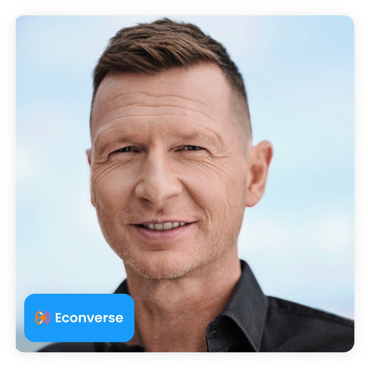 Młodzież biorąca udział w Econverse Cup w ramach Fireside Chat miała okazję dowiedzieć się od Andrzej Antonia tego, jakie błędy najczęściej uniemożliwiają biznesowy sukces, jakie są cechy dobrego lidera i które umiejętności można nazywać “umiejętnościami przyszłości”.