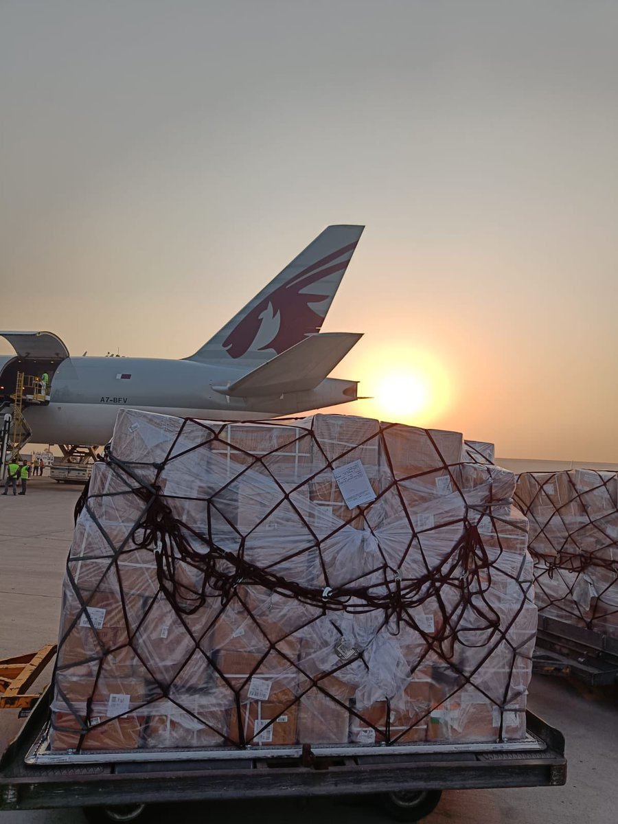 MEAIndia's tweet photo. 🇮🇳 sends humanitarian assistance to Lebanon.

A total of 33 tons of medical supplies are being sent. First tranche of 11 tons of medical supplies was dispatched today. 

The consignment comprises of a wide range of pharmaceutical products, including cardiovascular medications, NSAIDs (non-steroidal anti-inflammatory drugs), anti-inflammatory agents, antibiotics and anesthetics.
