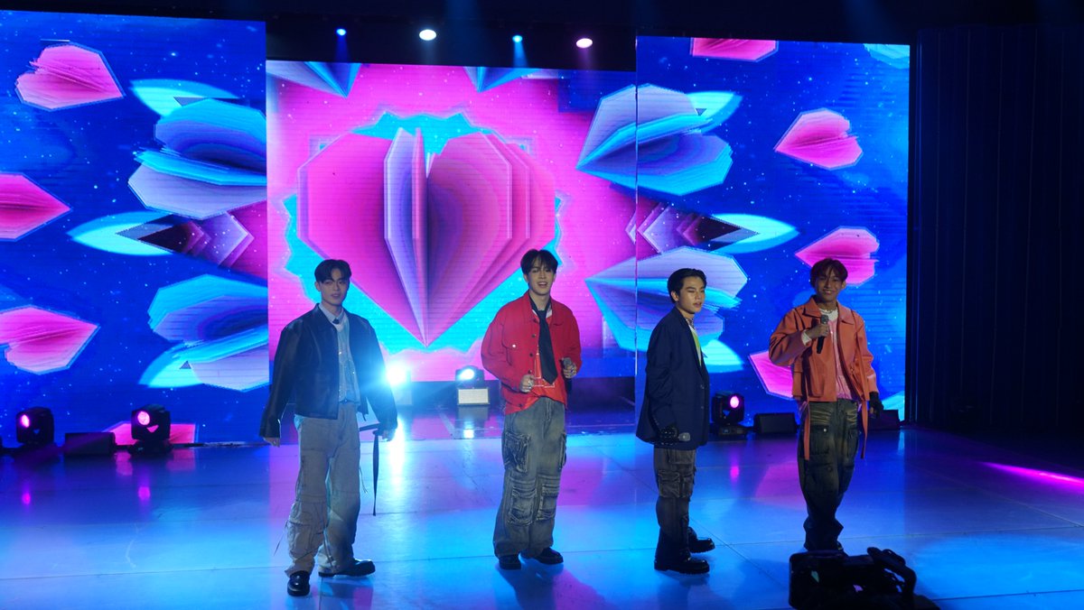 itsShowtimeNa's tweet photo. 🔥 PPOP RISE! Let's give it up for AJAA!

#1T5SHOWTIME
Watch us Live, Follow, and Subscribe here:
https://t.co/Gs3IAXU5tb https://t.co/LvZpf88EWz