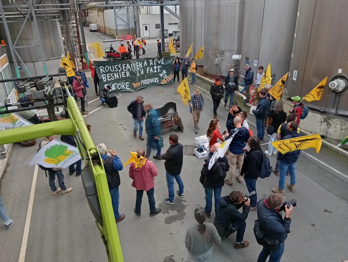 Action contre Lactalis en Ille et Vilaine en ce moment même de la Confédération paysanne sur un site de la multinationale ! Pour les éleveuses et éleveurs laitiers, soyons fermes ! <a href="/OuestFrance/">Ouest-France</a> <a href="/LeTelegramme/">Le Télégramme</a> <a href="/afpfr/">Agence France-Presse</a> <a href="/TerrenetFR/">Terre-net.fr</a> <a href="/FranceAgricole/">La France Agricole</a> <a href="/20Minutes/">20 Minutes</a> <a href="/TF1Info/">TF1Info</a> <a href="/lemondefr/">Le Monde</a>