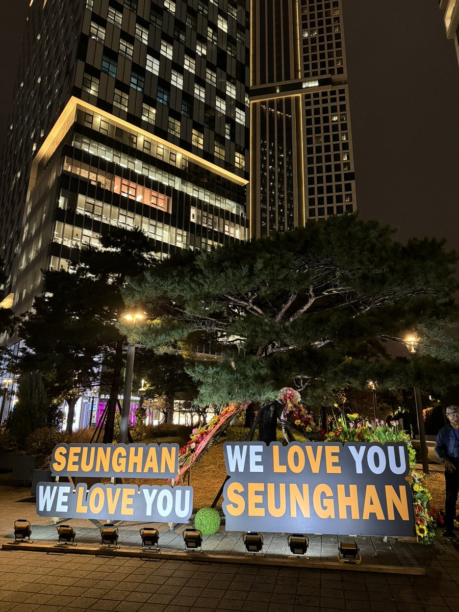 สวยมากอห เนี่ยสิที่ถูกต้อง ลบภาพวันนั้นออกไปให้หมดๆๆๆ😭

#JUSTICE_FOR_SEUNGHAN
#UnfairExit_Seunghan
#SMSupportsBullying 
#SM_쓰레기