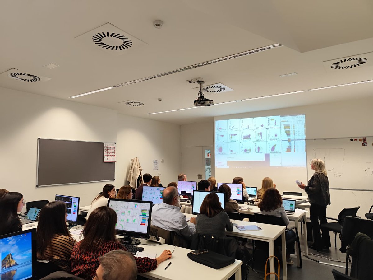 Ayer tuvo lugar la 2da edición del curso Actualización en el Diagnóstico del Linfoma T Cutáneo mediante citometría de flujo, impartido por las Dras Julia Almeida y Miriam Lopez. 

¡El curso fue un gran éxito!