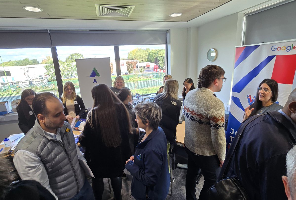 AlandaleUk's tweet photo. Alandale Logistics had an amazing time at the Broxbourne Council and Google Jobs Fair yesterday!🙌
With over 300 local residents attending, it was fantastic to connect with everyone and share opportunities to support local recruitment

 #Recruitment #WeAreHiring #CommunityFirst https://t.co/7Cq8vlJLvv