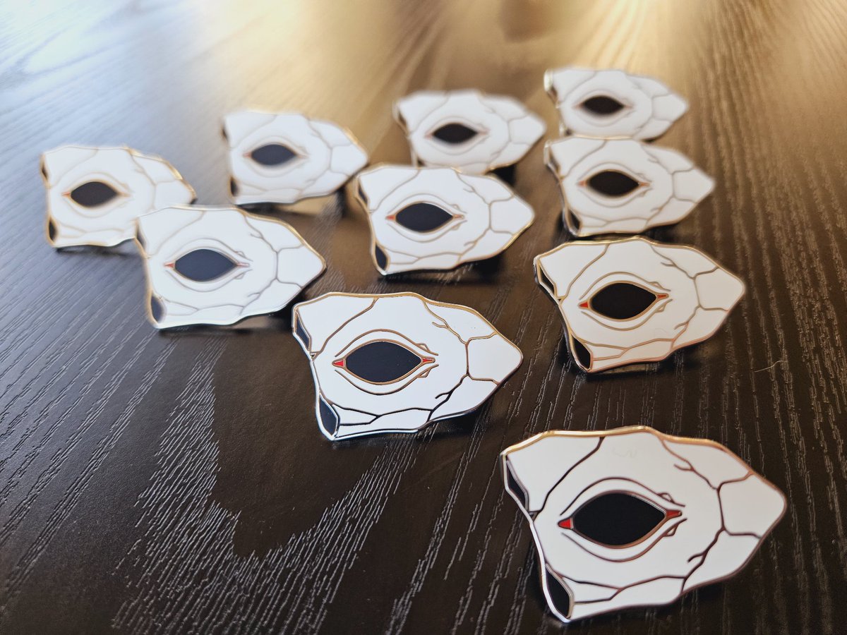 Kat_Wickarts's tweet photo. So for LFCC I'll be selling a lot of new items! The Faedune Pantheon hard enamel pins are one of them! 
The Dreamer and The Morrigan are beautiful gods in our dnd game made by our amazing DM @GabrielGalway
#DnD #pins #lfccwinter #hardenamelpins https://t.co/7NyzyxOkM7