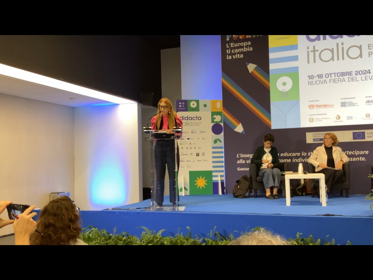 #18ottobre  si apre il convegno “Dentro la Polis:il sistema integrato 0-6 e l’avvio dei coordinamenti pedagogici territoriali in #Puglia”#DidactaPuglia24
Introduce la giornalista Elisa Forte.