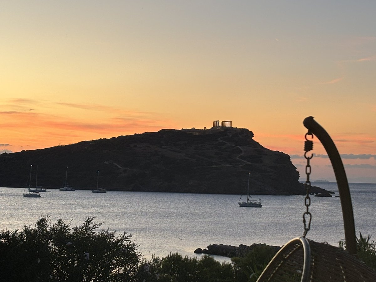 Chapman_lab_UK's tweet image. And that’s a wrap! Feeling inspired after hosting a week of excellent talks & discussions @ #EMBOdnaDamage24 with @LabLegube & @RottenbergSven. So grateful to the speakers & presenters who made it such a success & to @EMBO for support🙏. To beautiful Sounio, see you soon🤞❤️
