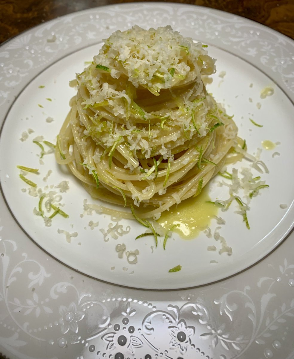 TABLAMAGNOUN's tweet photo. #本日のパスタ は

「佐世保レモン」とも呼ばれる地物の新しい品種🍋で「味美(みよし)」というレモンを使いまして

「レモンのスパゲッティー」

Spaghetti al Limone

#パスタ #麺活
#イタリアン
#自炊 #おうちごはん 
#佐世保 #長崎 https://t.co/gDB4XffBrU