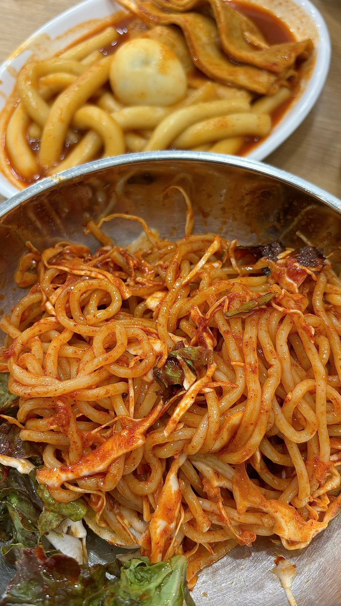 kimfood99's tweet photo. 느낌좋은 쫄면이랑 떡볶이 https://t.co/AeVp9RR8UO