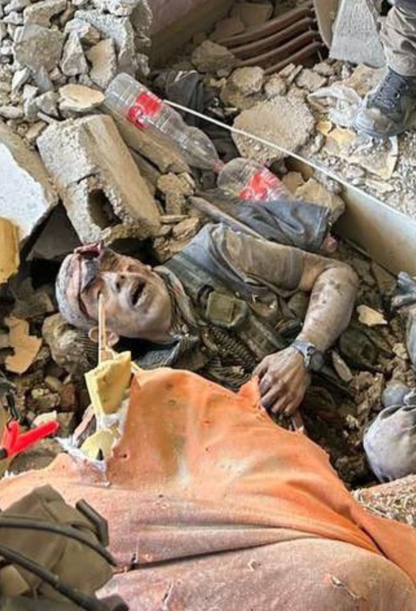 DramatikBish's tweet image. #YahyaSinvar has been exterminated, like the rat he was. Good riddance, another terrorist done ✔️ 

#AmYisraelChai
#ReleaseTheHostages
#BringThemAllHome
#FuckHamas