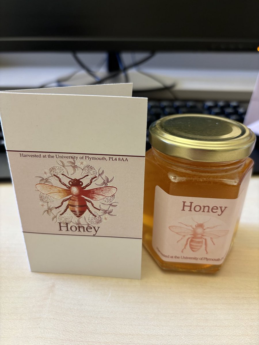 PlymUniVC's tweet image. Thank you to the University of Plymouth bee keepers for this sweet ‘welcome to the University’ gift.  I have been made to feel so welcome!
