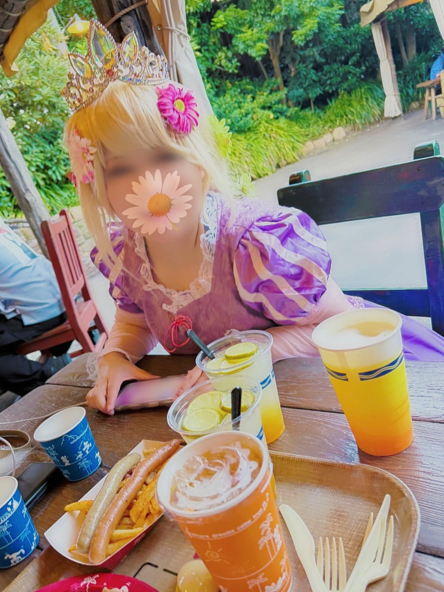 YuriiaD_Forever's tweet photo. #Dハロ仮装2024 
ユカタンベースキャンプグリルでお食事の食いしん坊ラプンツ��ル🌼美味しかった🤤✨️ https://t.co/c4FGs8zF5b
