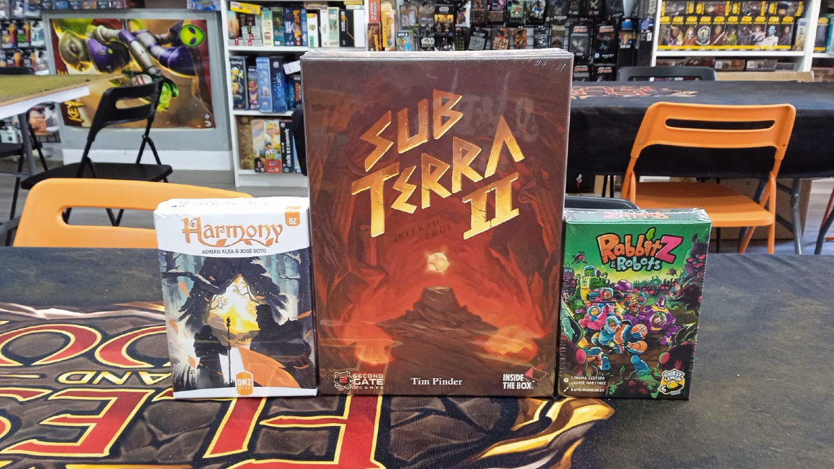 Jugones!Recibimos el nuevo Harmony, juego de construcción de mazos cooperativo de hasta 4 personas, donde llevaremos a nuestros aventureros a explorar el interior del bosque ludusbelli.com/comprar/harmon…
Y reponemos Sub Terra II y Rabbitz &amp; Robots, que llevaban una temporada agotados.