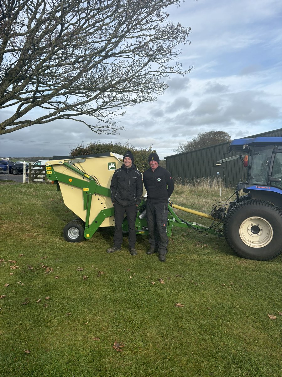 stevieAmazone's tweet photo. Delighted to install @AmazoneLtd @Amazone GHS 1500 Drive this morning @PowfootGC @G30_67 to help with their rough management plan. https://t.co/9k1Cn5IcDP