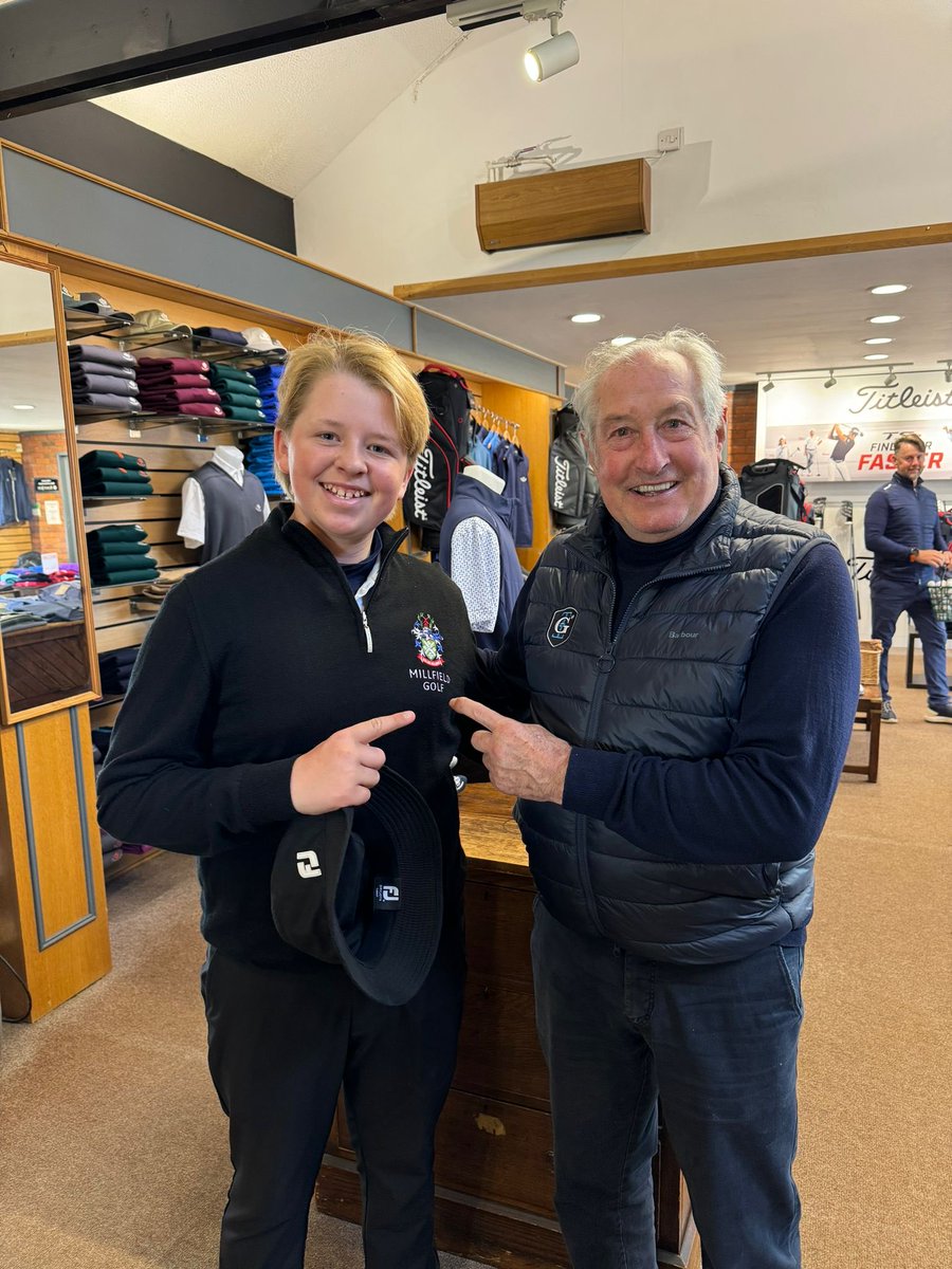 Bigsymind's tweet image. Sir Gareth Edwards meets Zane today on the golf course @royalporthcawl @MillfieldGolf @KnowleGCProShop